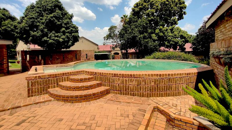 16 Bedroom Property for Sale in Middelburg Rural Eastern Cape
